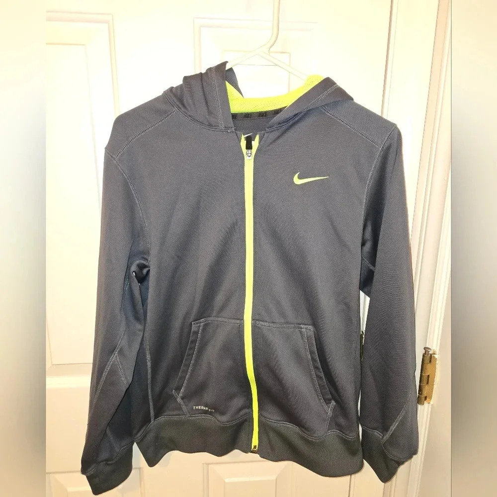 Nike hoodie, Thema-fit, boys size XL